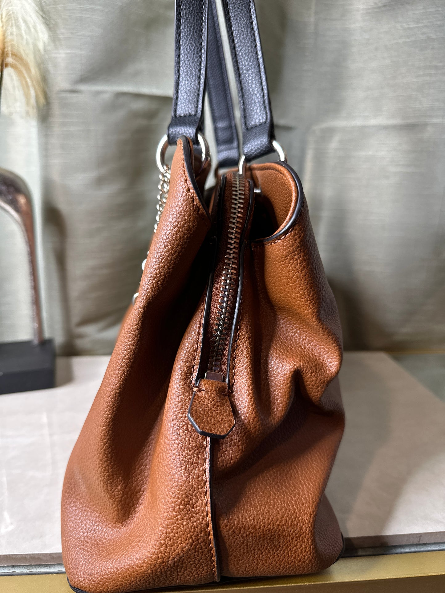 PRE-LOVED Guess 1981 Handbag
