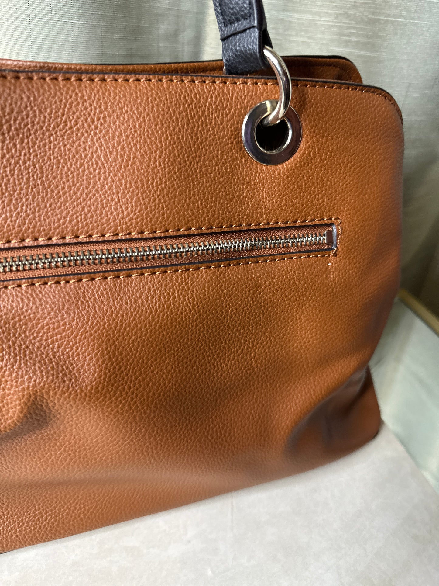 PRE-LOVED Guess 1981 Handbag